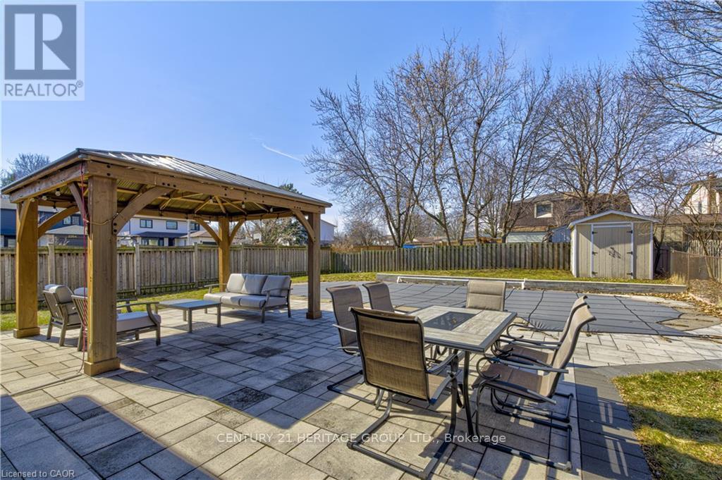 2325 Montgomery Drive, Burlington, Ontario  L7P 4J9 - Photo 4 - W12932510