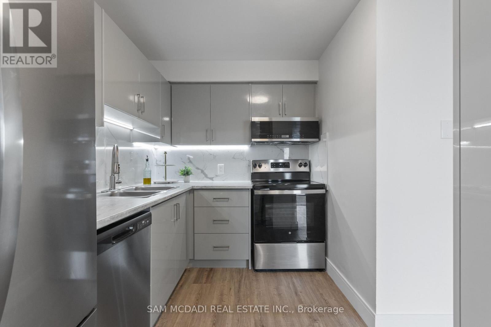 1111 - 35 Trailwood Drive, Mississauga, Ontario L4Z 3L6 - Photo 10 - W12932518