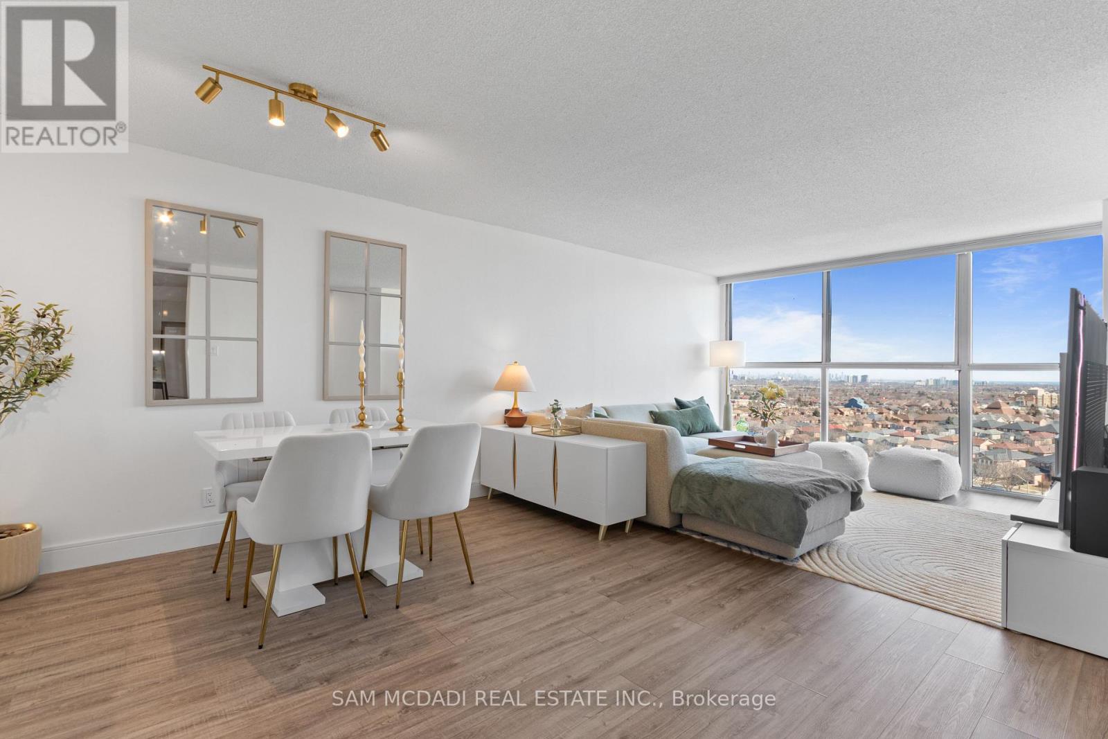 1111 - 35 Trailwood Drive, Mississauga, Ontario L4Z 3L6 - Photo 5 - W12932518