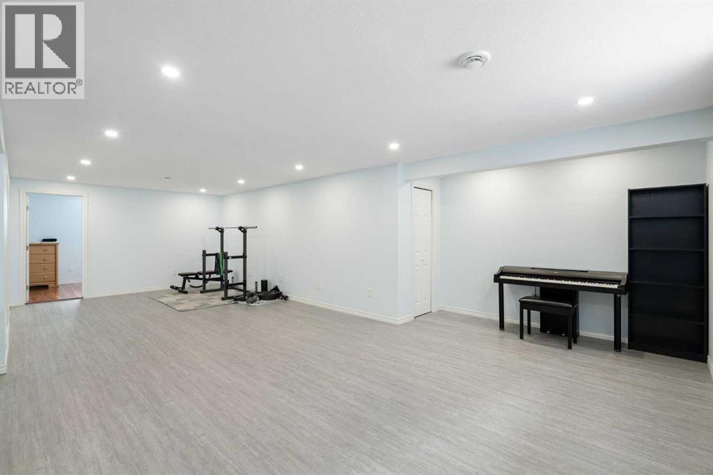 232 Silverview Way Nw, Calgary, Alberta  T3B 3K3 - Photo 27 - A2295823