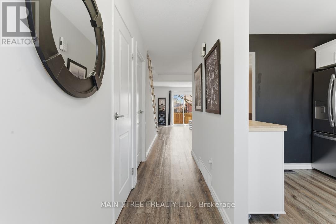 2 - 110 Silvan Drive, Welland, Ontario  L3C 6C3 - Photo 2 - X12932522