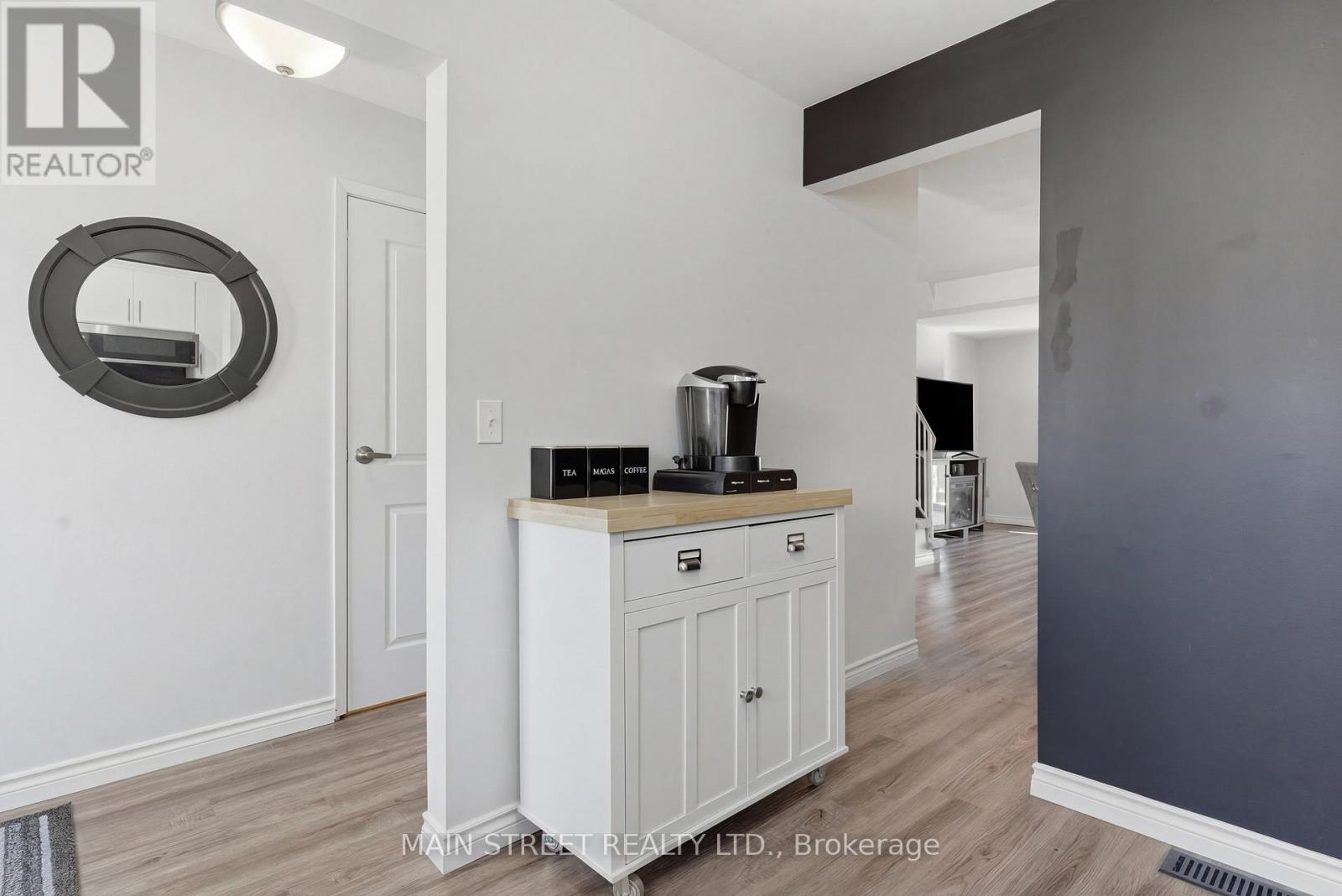 2 - 110 Silvan Drive, Welland, Ontario  L3C 6C3 - Photo 6 - X12932522