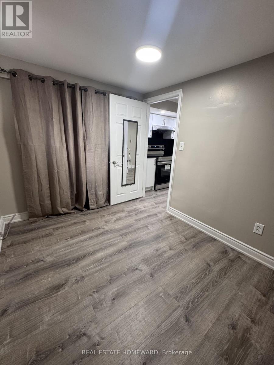 3 Bsmt - 20 Robinson Avenue, Toronto, Ontario  M1L 3S7 - Photo 12 - E12907092