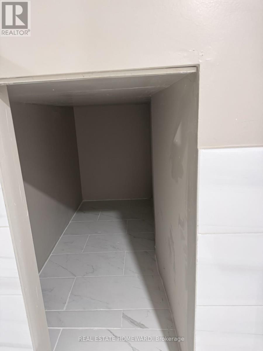 3 Bsmt - 20 Robinson Avenue, Toronto, Ontario  M1L 3S7 - Photo 18 - E12907092