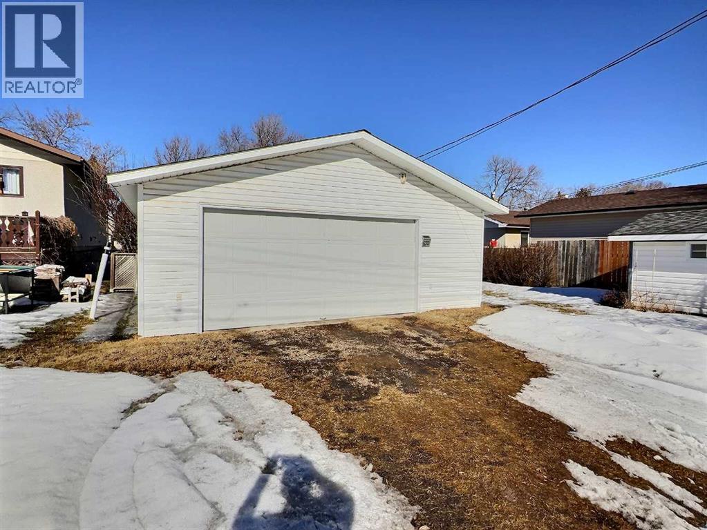 5213 55 Avenue, Ponoka, Alberta  T4J 1G9 - Photo 6 - A2294423