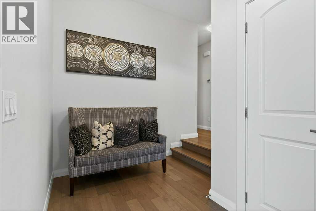 139 Evansglen Circle Nw, Calgary, Alberta  T3P 0W8 - Photo 3 - A2289354