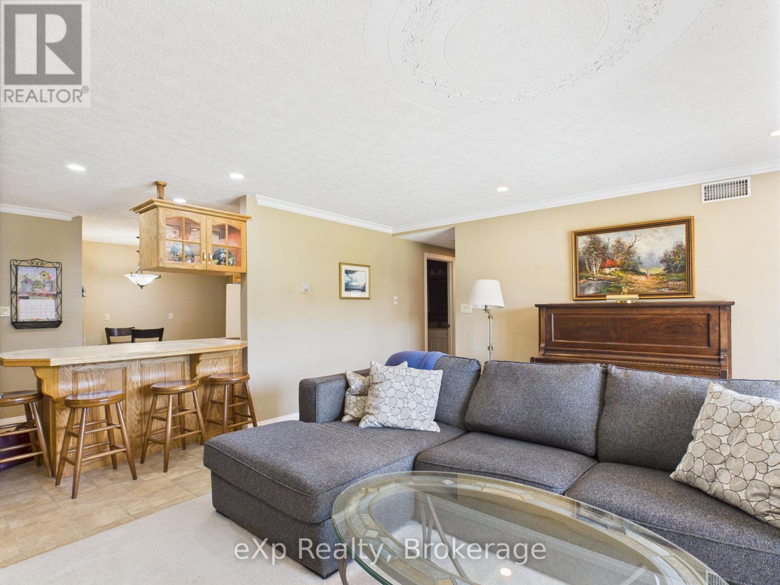 202 - 85 William Street N, Brockton, Ontario  N0G 2V0 - Photo 12 - X12352816