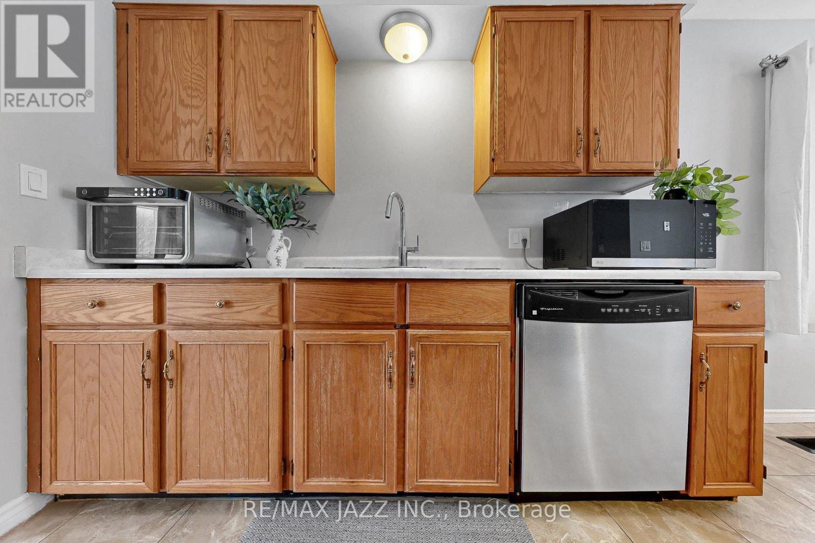 102 Penfound Drive, Clarington, Ontario  L1C 4B8 - Photo 15 - E12932536