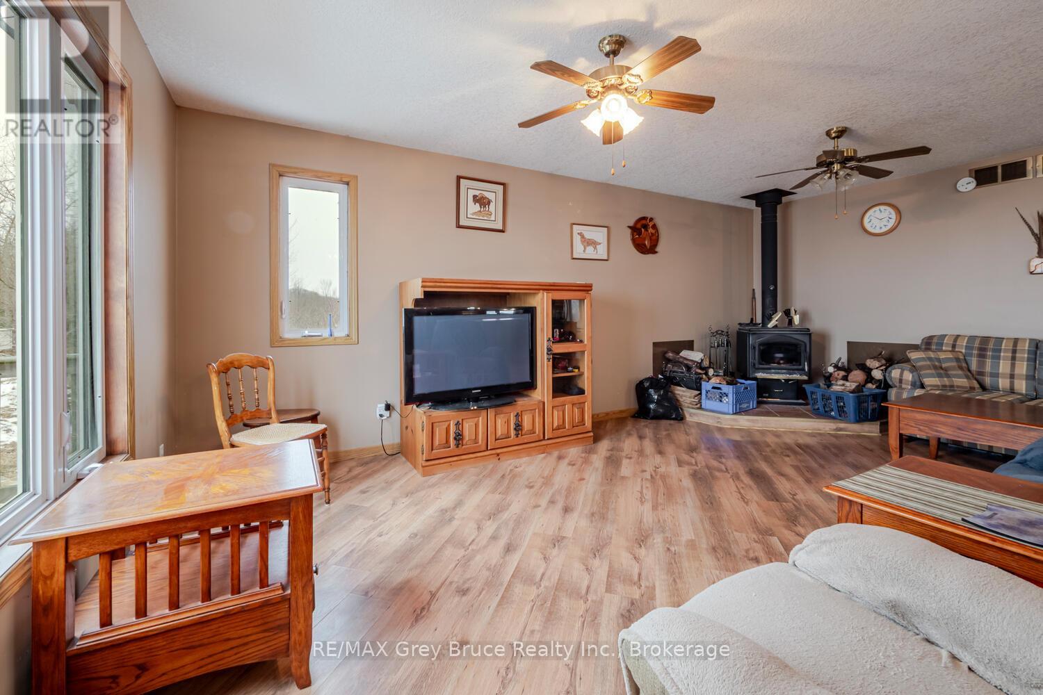 504240 Grey Road 1 Road W, Georgian Bluffs, Ontario  N0H 2T0 - Photo 14 - X12932538