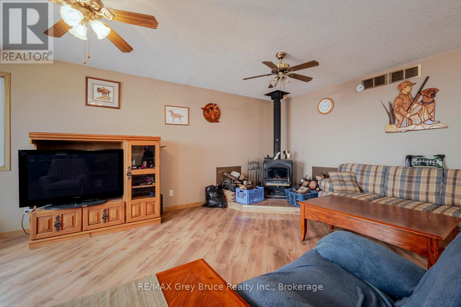 504240 Grey Road 1 Road W, Georgian Bluffs, Ontario  N0H 2T0 - Photo 15 - X12932538