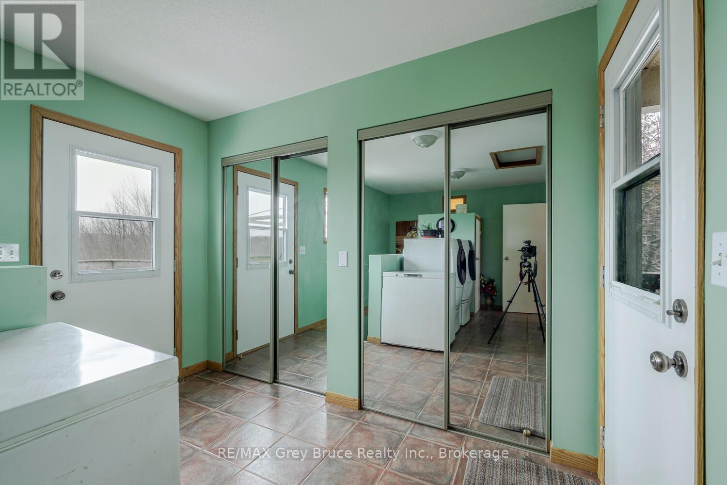 504240 Grey Road 1 Road W, Georgian Bluffs, Ontario  N0H 2T0 - Photo 25 - X12932538