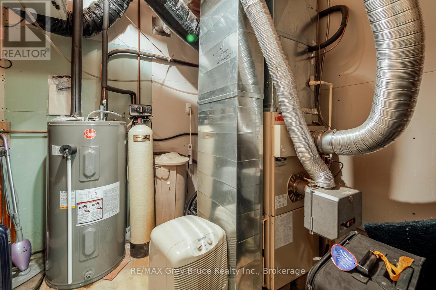 504240 Grey Road 1 Road W, Georgian Bluffs, Ontario  N0H 2T0 - Photo 30 - X12932538