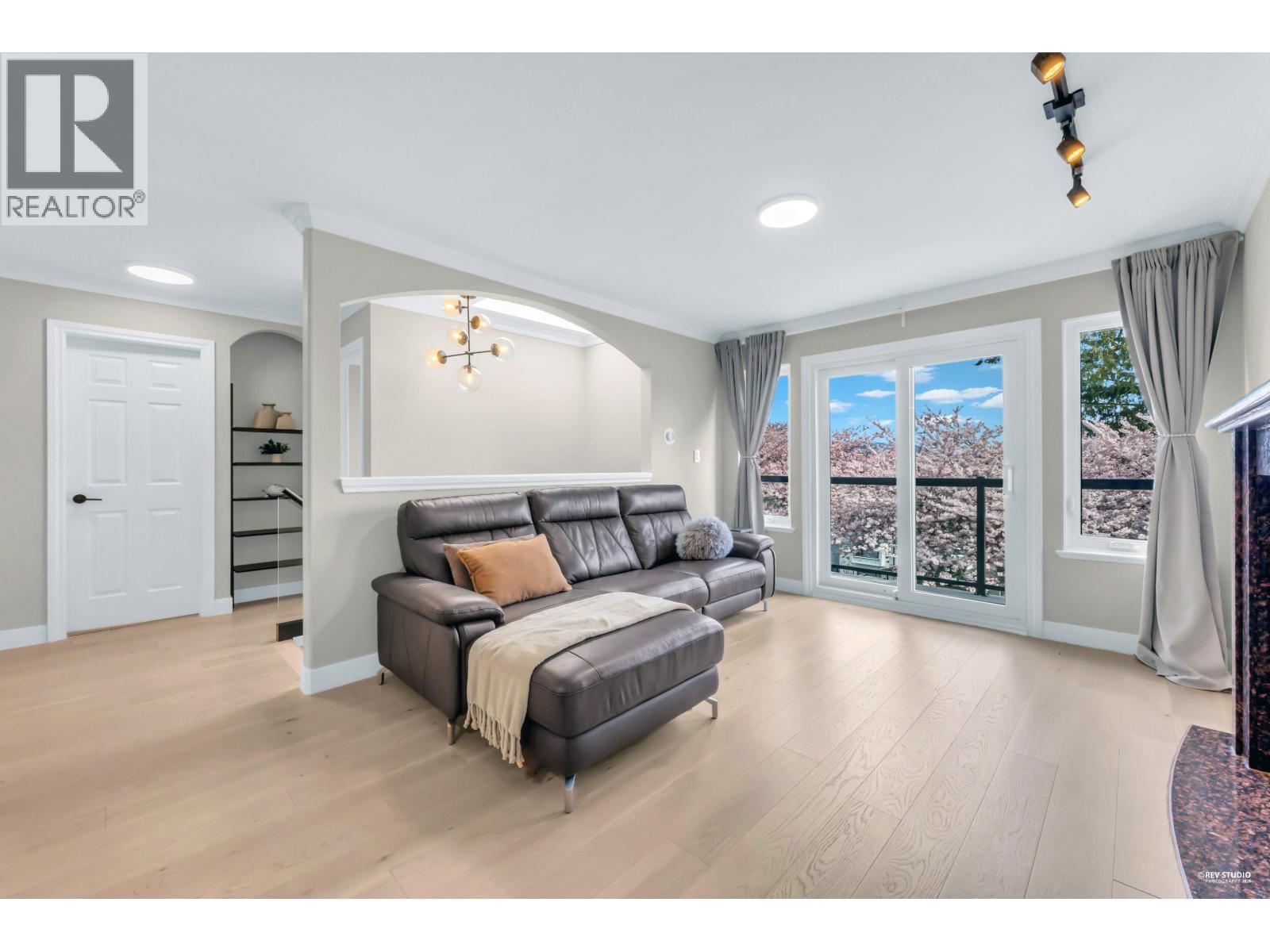 65 Ellesmere Avenue, Burnaby, British Columbia  V5B 3S5 - Photo 10 - R3091116