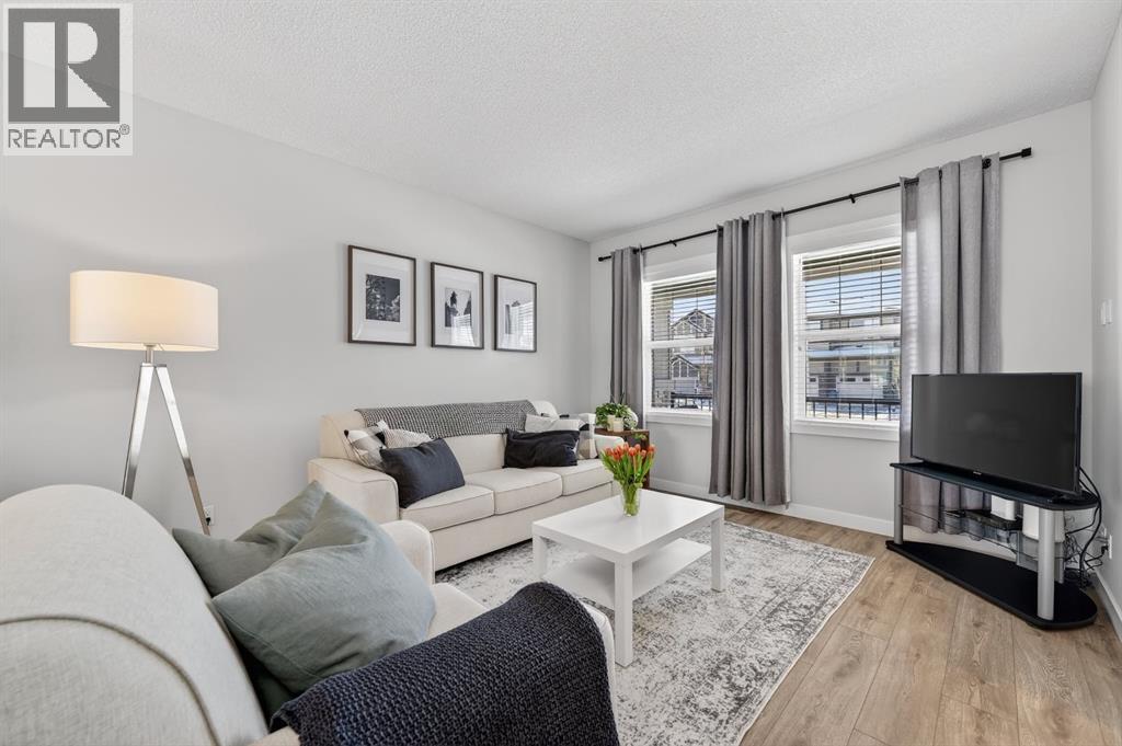 442 Hillcrest Road Sw, Airdrie, Alberta  T4B 4T8 - Photo 4 - A2297123