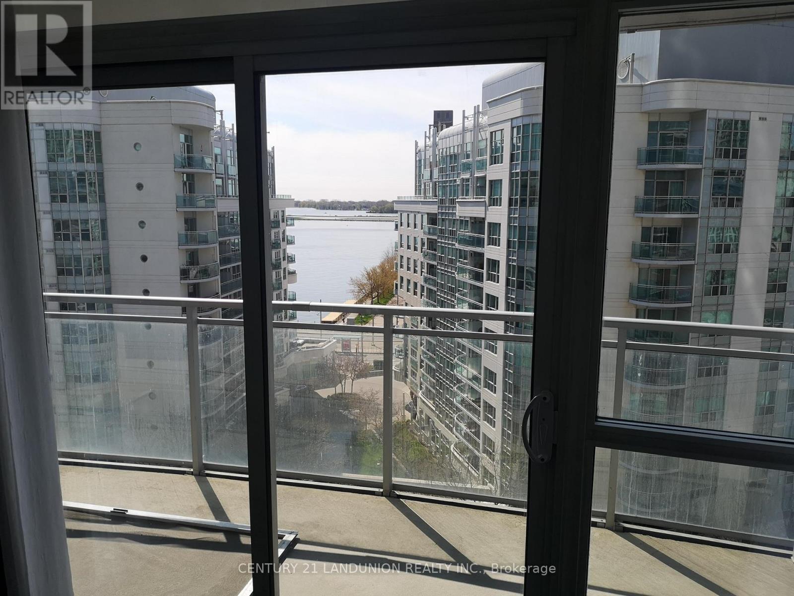 1015 - 38 Dan Leckie Way, Toronto, Ontario  M5V 2V6 - Photo 18 - C12932582