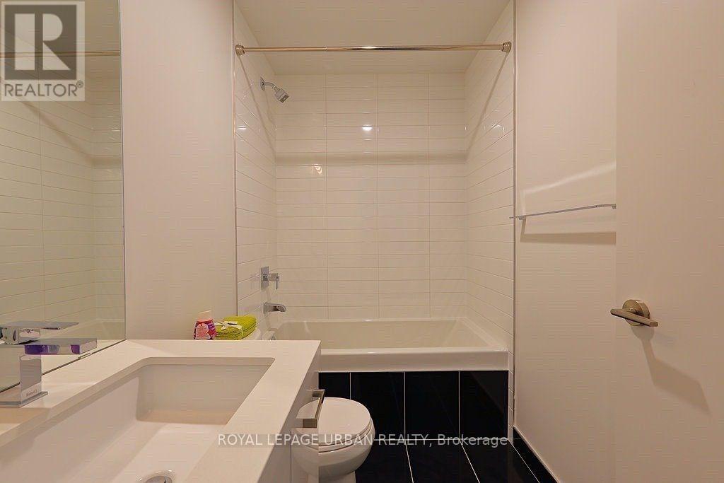 721 - 39 Brant Street, Toronto, Ontario  M5V 2L9 - Photo 8 - C12932584