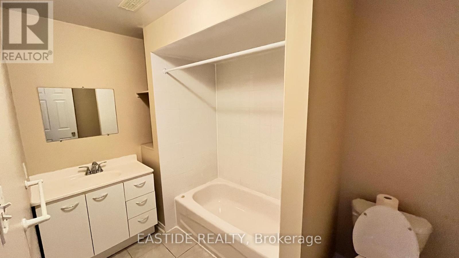 21 Woodstone Avenue, Richmond Hill, Ontario  L4S 1H3 - Photo 9 - N12932524