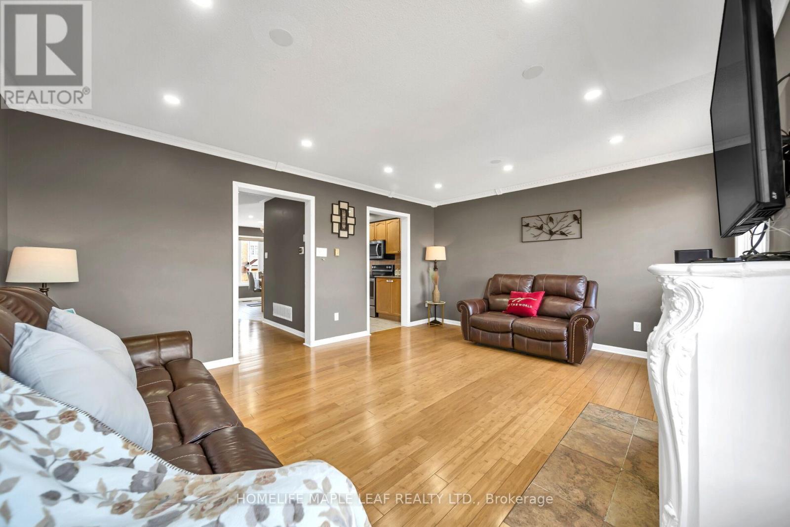 103 Dunlop Court, Brampton, Ontario  L6X 5A6 - Photo 10 - W12932544