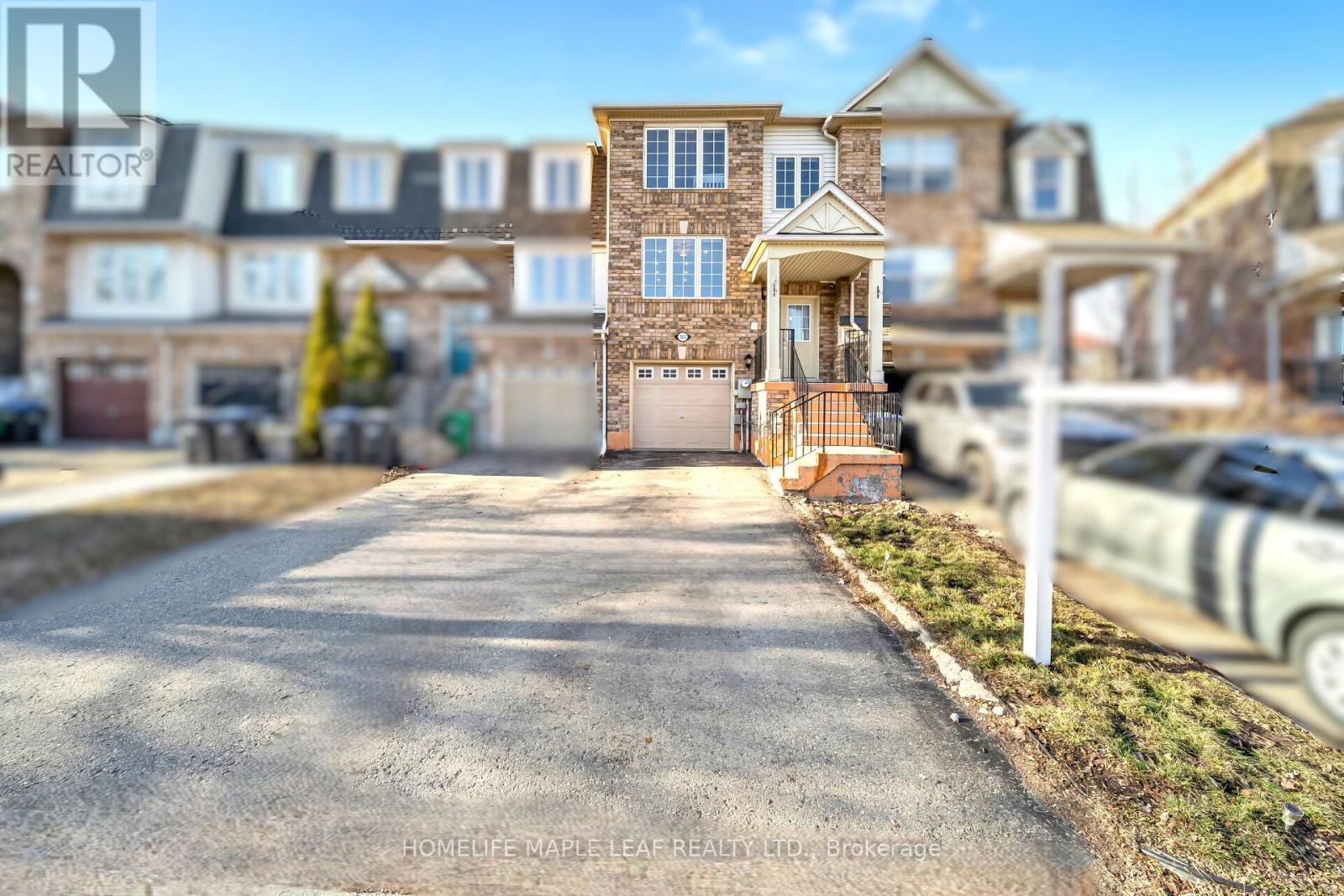 103 Dunlop Court, Brampton, Ontario  L6X 5A6 - Photo 2 - W12932544