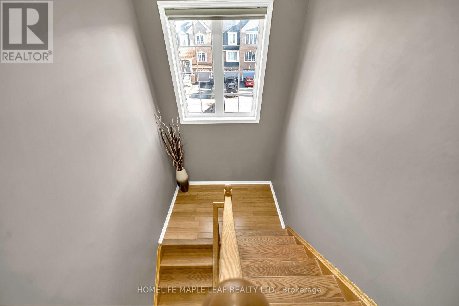 103 Dunlop Court, Brampton, Ontario  L6X 5A6 - Photo 22 - W12932544