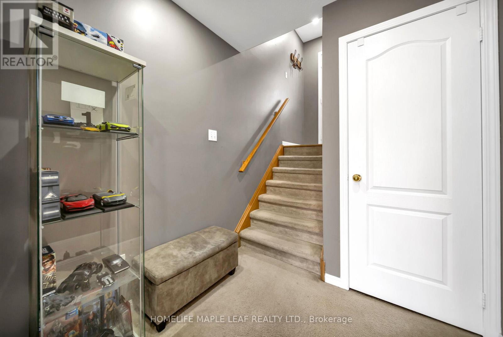 103 Dunlop Court, Brampton, Ontario  L6X 5A6 - Photo 33 - W12932544