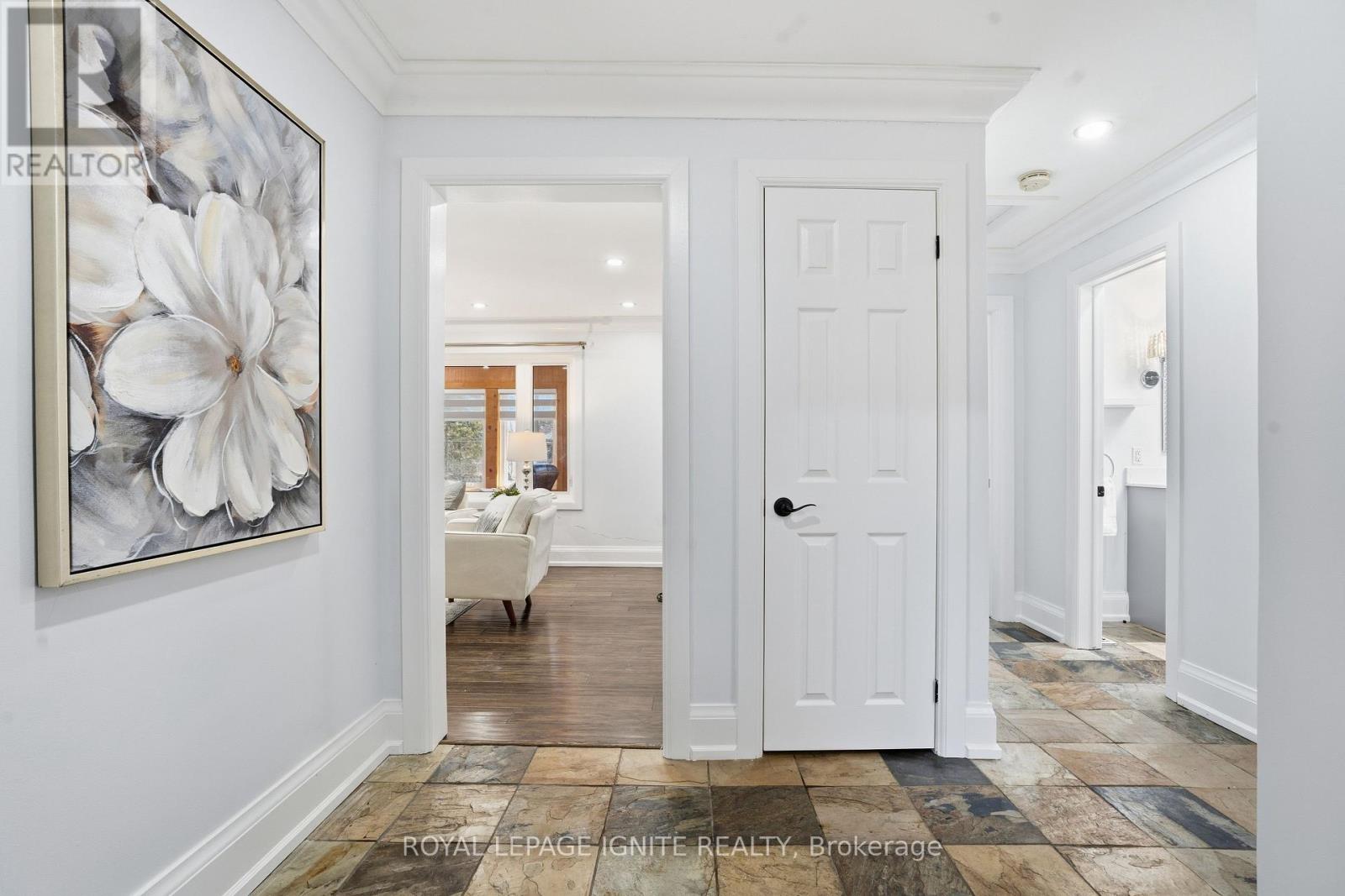 930 Old Derry Road, Mississauga, Ontario  L5W 1A1 - Photo 4 - W12932564