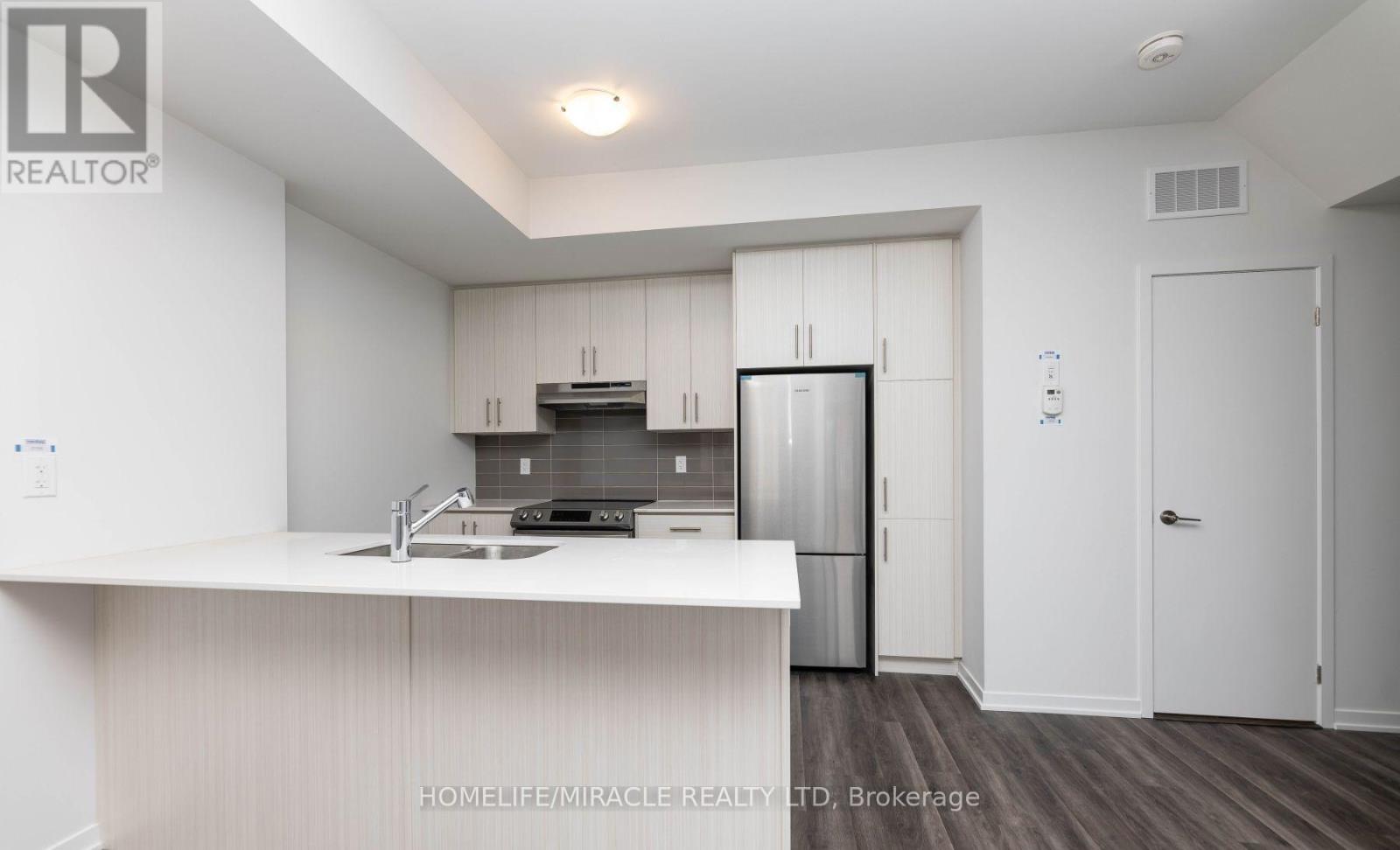 166 - 20 Lloyd Jane Lane, Toronto, Ontario  M8V 0J5 - Photo 6 - W12932586