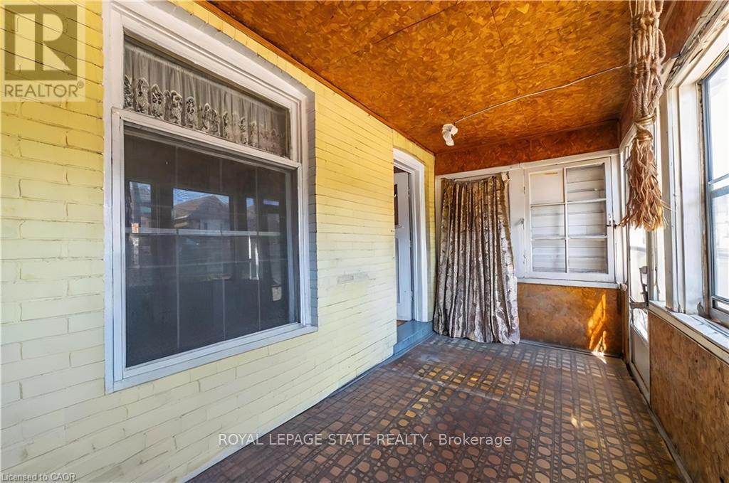 35 Sherman Avenue N, Hamilton, Ontario  L8L 6L9 - Photo 2 - X12932530