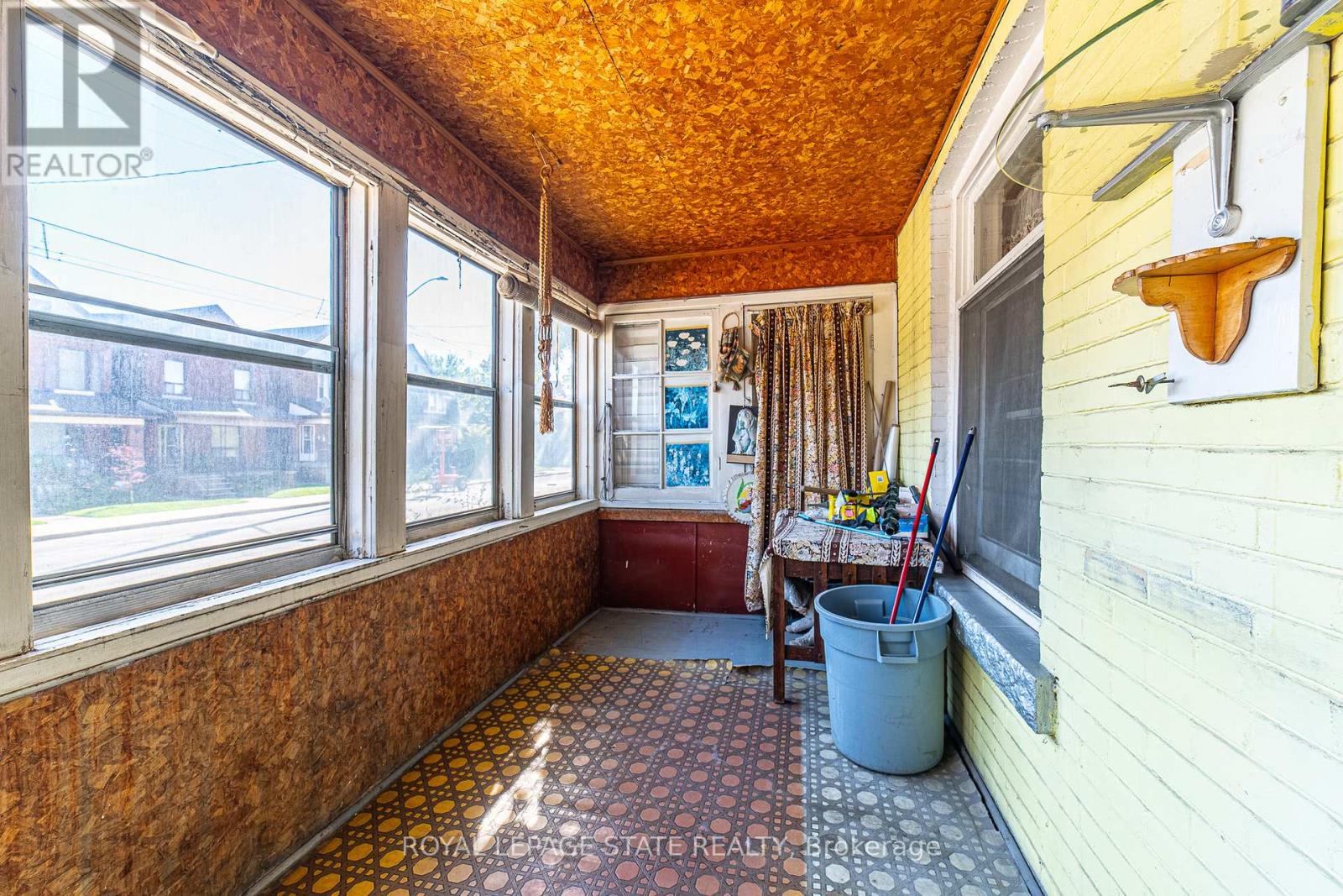 35 Sherman Avenue N, Hamilton, Ontario  L8L 6L9 - Photo 3 - X12932530