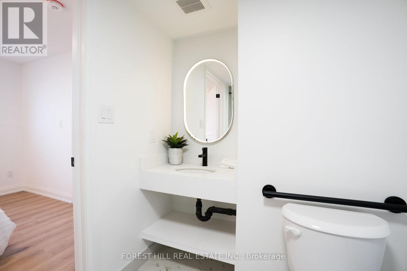 A - 279 Reiner Road, Toronto, Ontario  M3H 2M5 - Photo 5 - W12930856