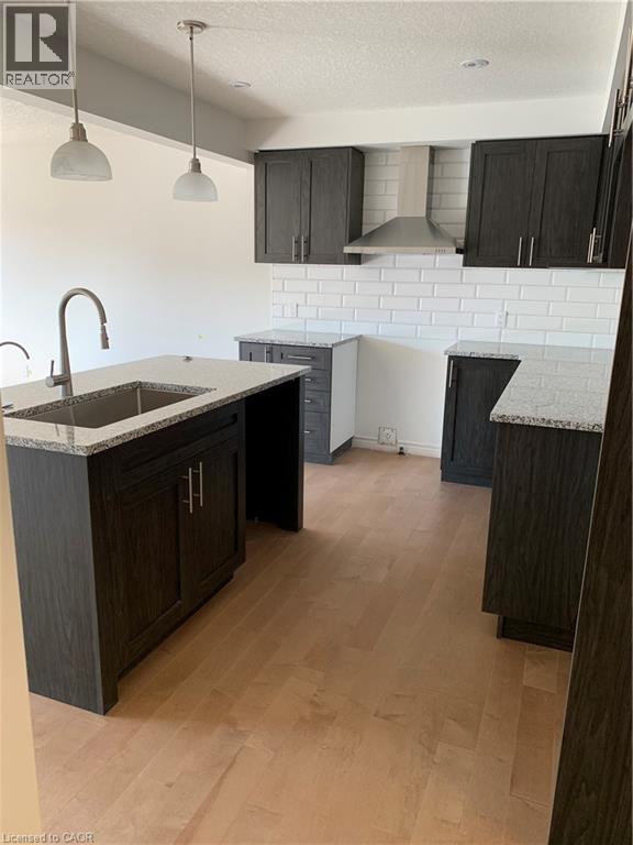 125 Hollybrook Trail, Kitchener, Ontario N2R 0P1 - Photo 3 - 40815908