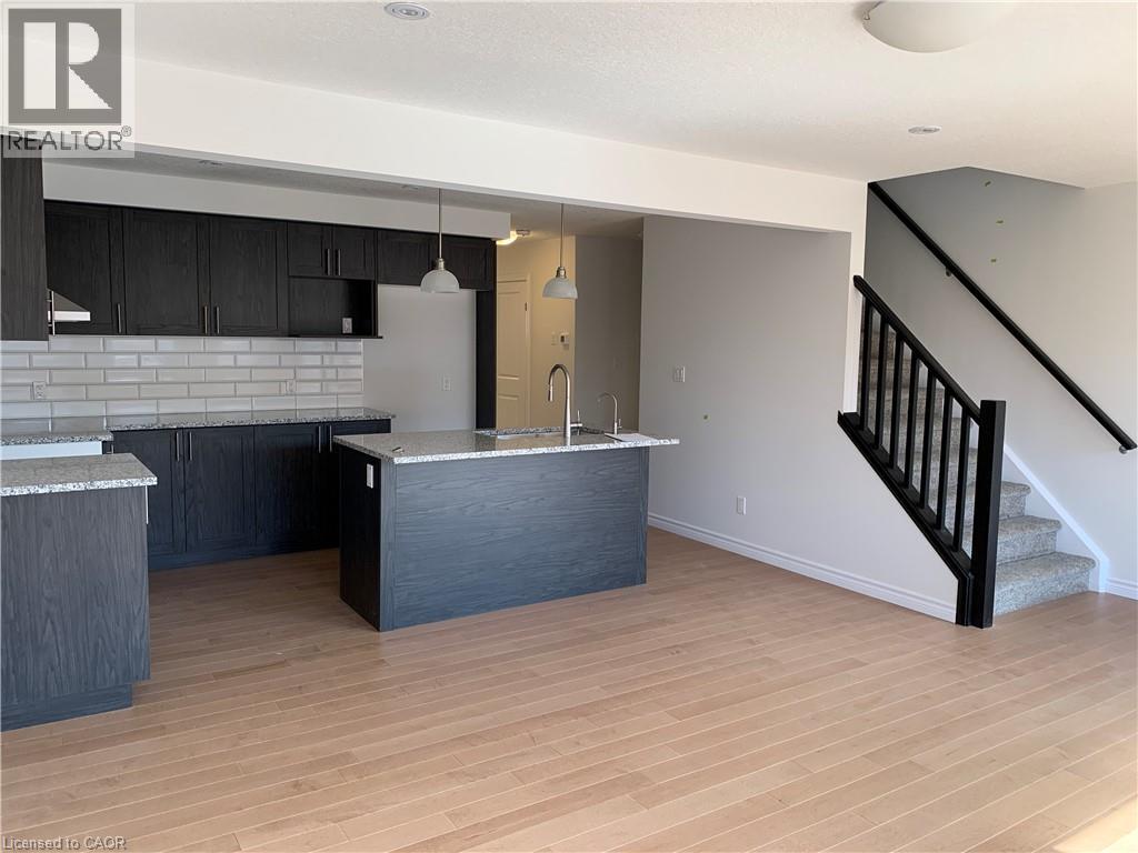 125 Hollybrook Trail, Kitchener, Ontario N2R 0P1 - Photo 4 - 40815908