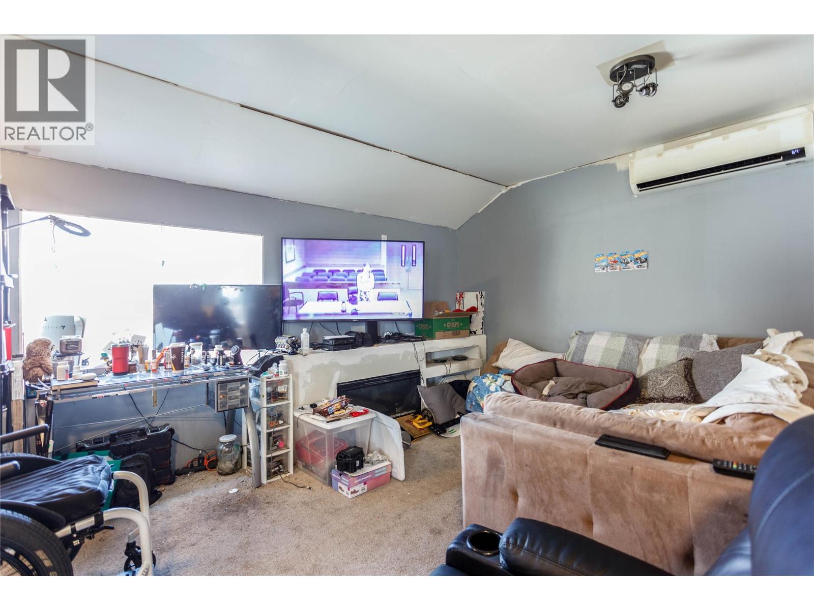 1978 Pleasant Valley Road, Spallumcheen, British Columbia V4Y 0T7 - Photo 37 - 10376530