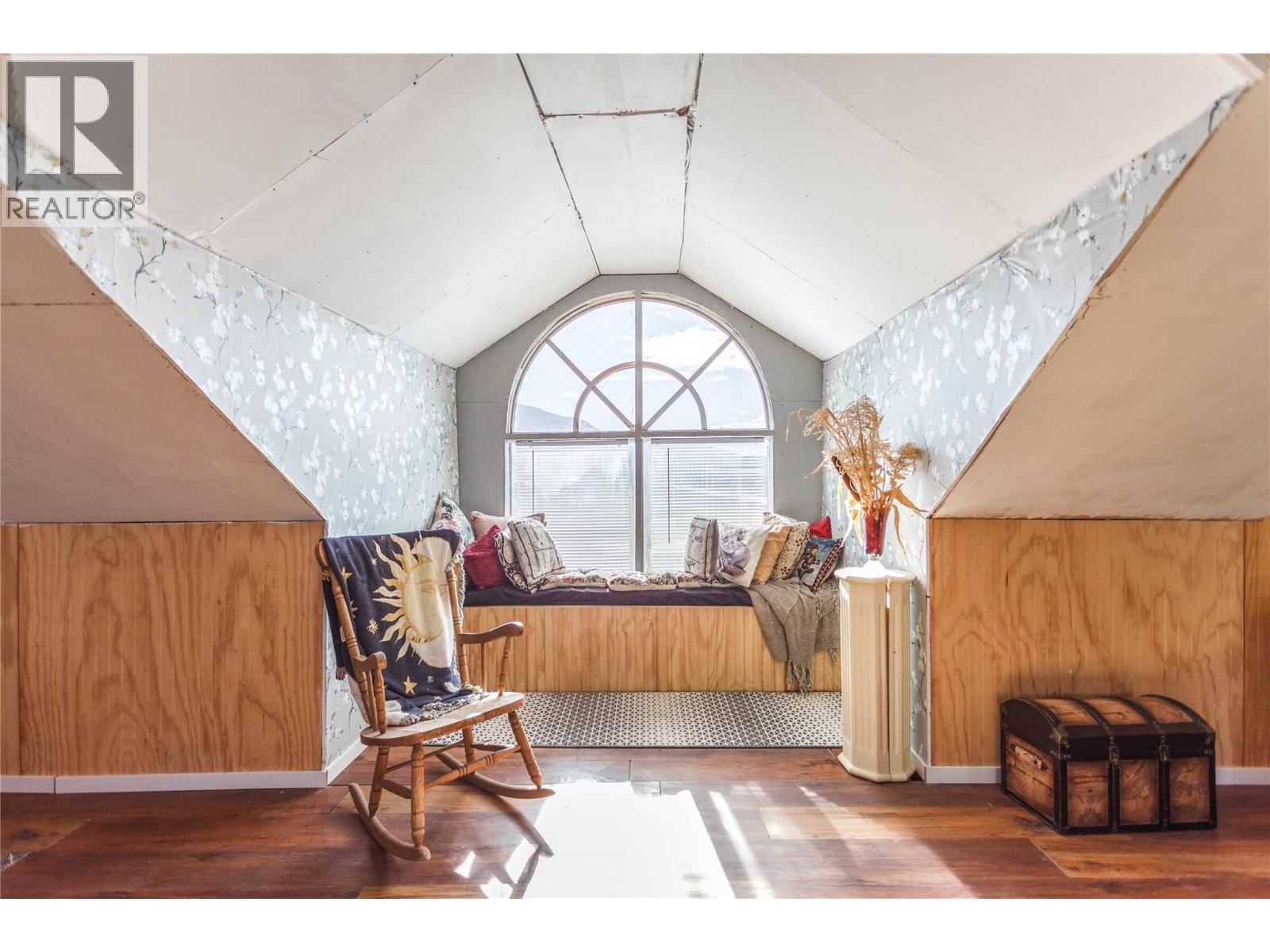 1978 Pleasant Valley Road, Spallumcheen, British Columbia V4Y 0T7 - Photo 27 - 10376530