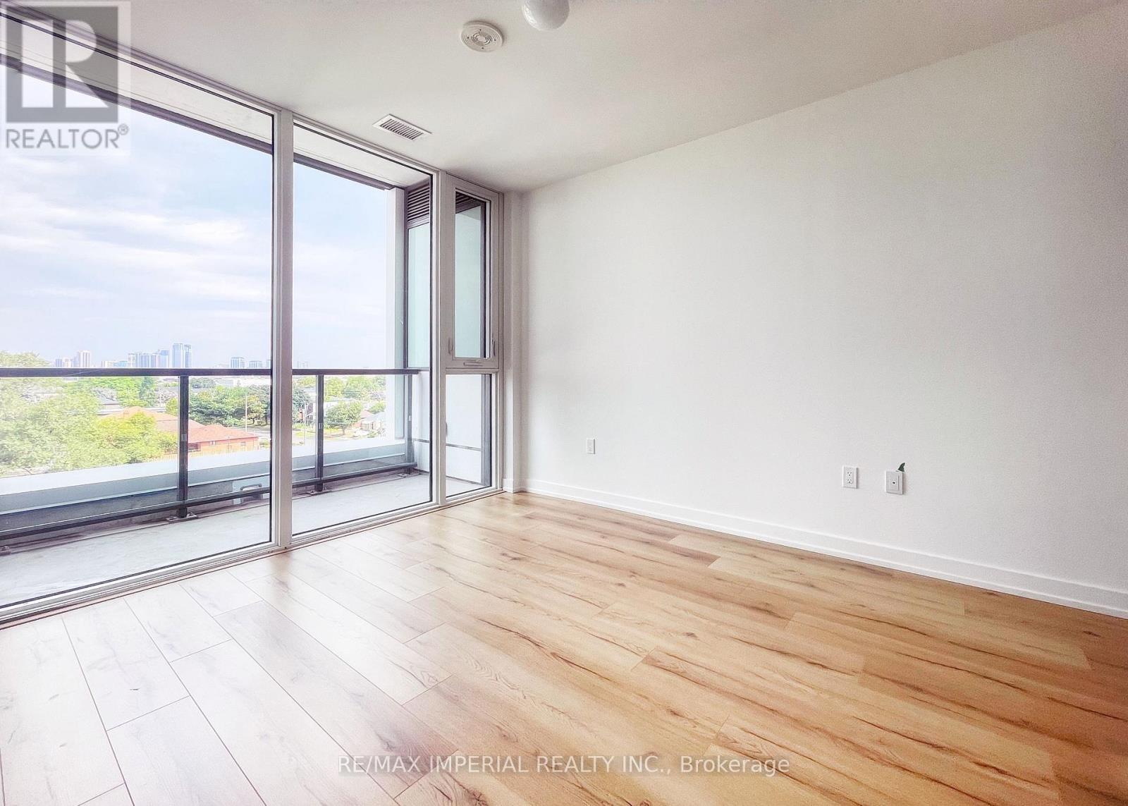 605 - 1195 The Queensway, Toronto, Ontario M8Z 1R7 - Photo 6 - W12831368