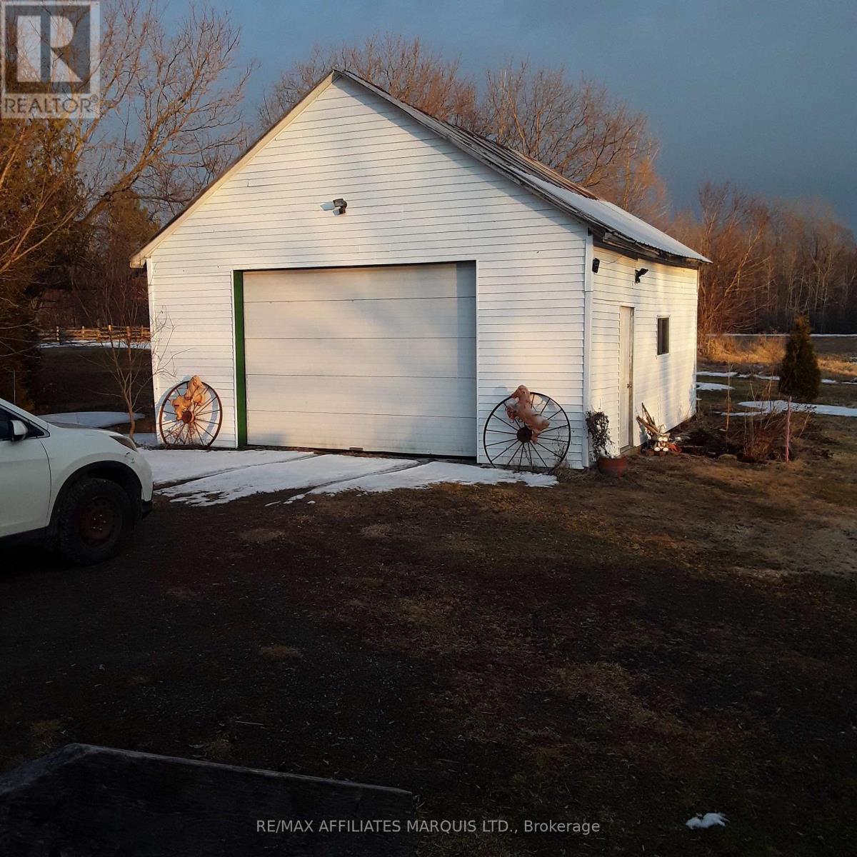 10390 Hanesville Road W, South Dundas, Ontario  K0E 1C0 - Photo 4 - X12932588