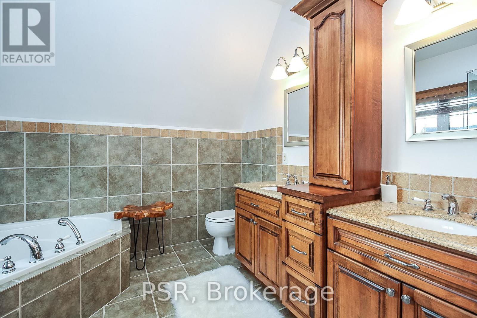 145 Snowbridge Way, Blue Mountains, Ontario  L9Y 0V1 - Photo 22 - X12932590