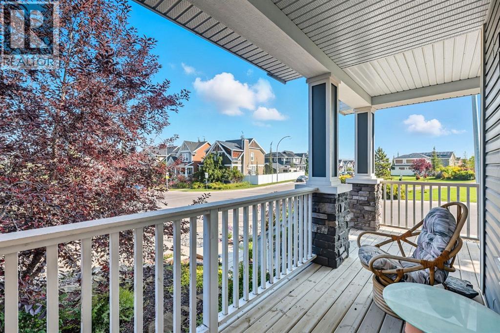 1 River Heights Green, Cochrane, Alberta  T4C 0J6 - Photo 4 - A2295374