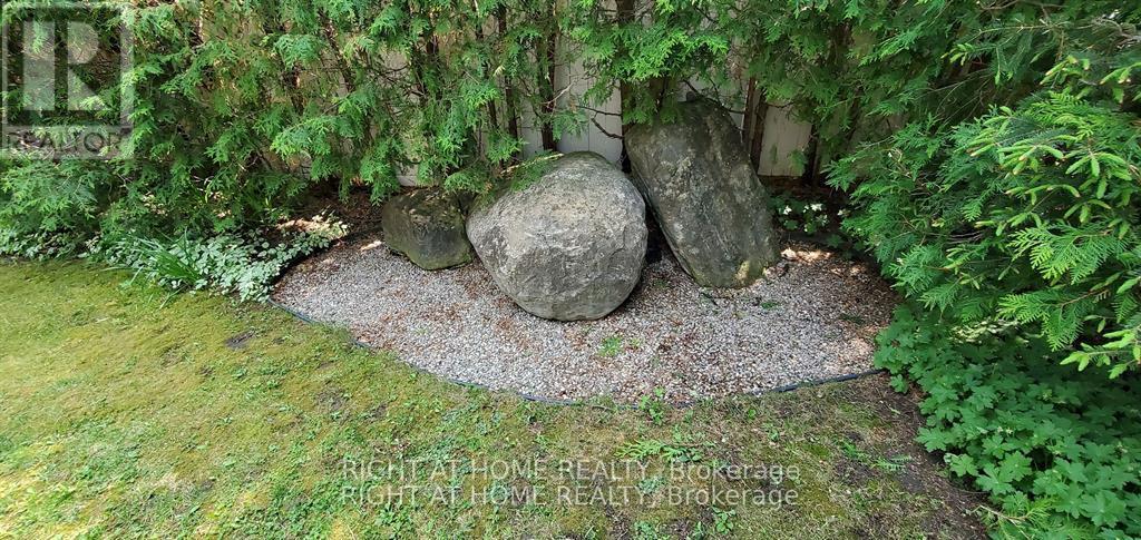 142 Windhurst Drive, Ottawa, Ontario  K2G 6K8 - Photo 4 - X12932600