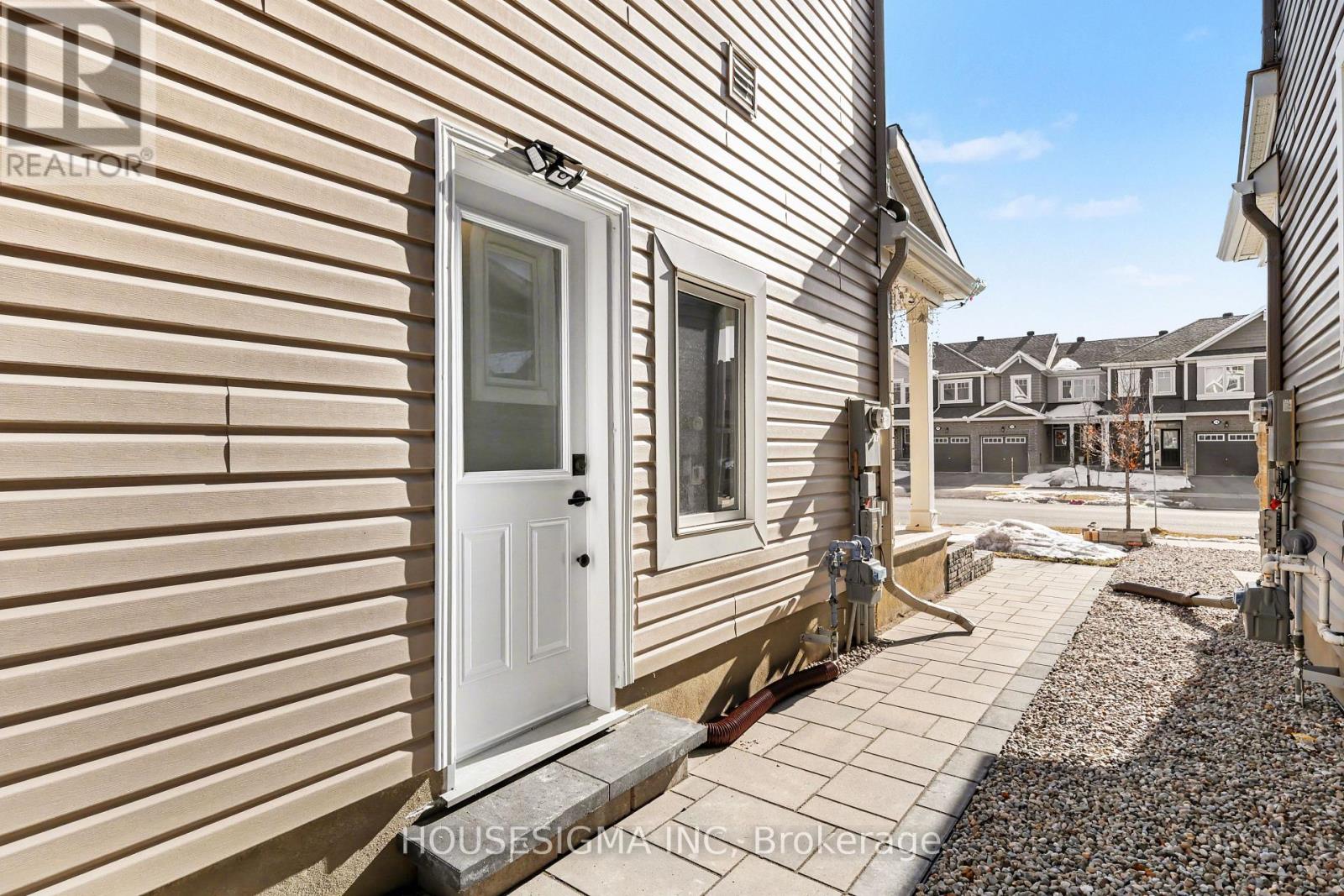 333 Rouncey Road, Ottawa, Ontario  K2V 0K4 - Photo 2 - X12932608