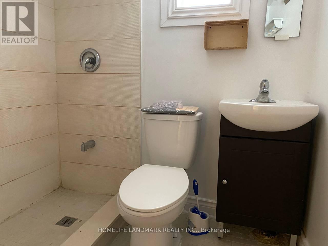 (Bsmt) - 11 Hutton Avenue, Toronto, Ontario  M4C 3L2 - Photo 7 - E12932592