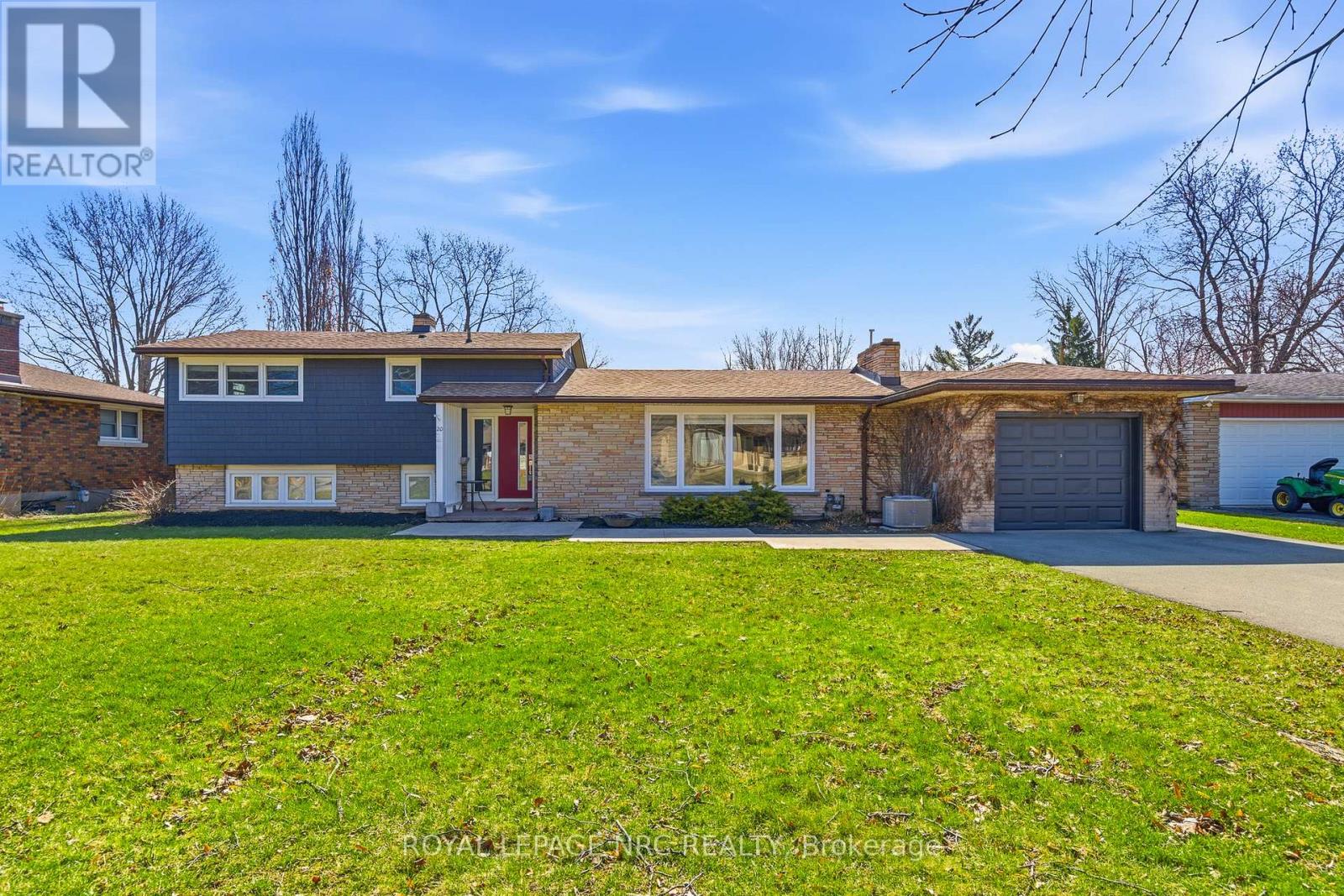 20 Colbeck Drive, Welland, Ontario  L3C 5B5 - Photo 2 - X12932610