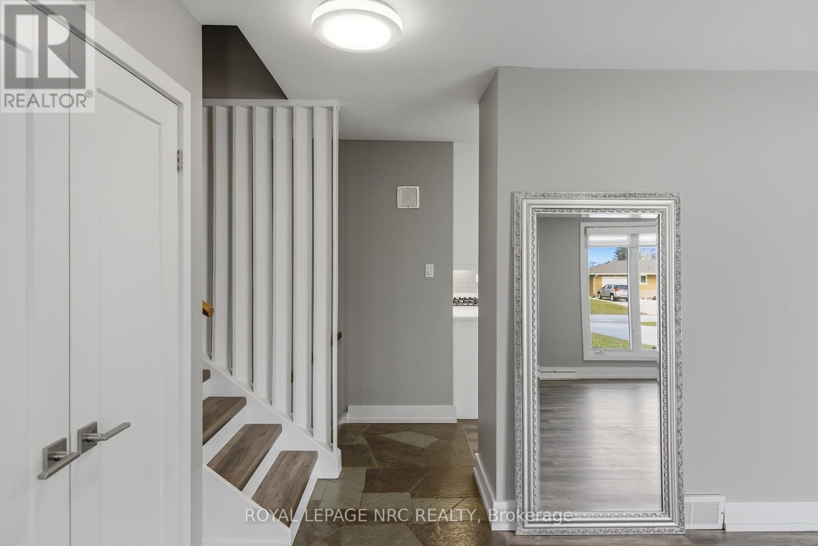 20 Colbeck Drive, Welland, Ontario  L3C 5B5 - Photo 5 - X12932610