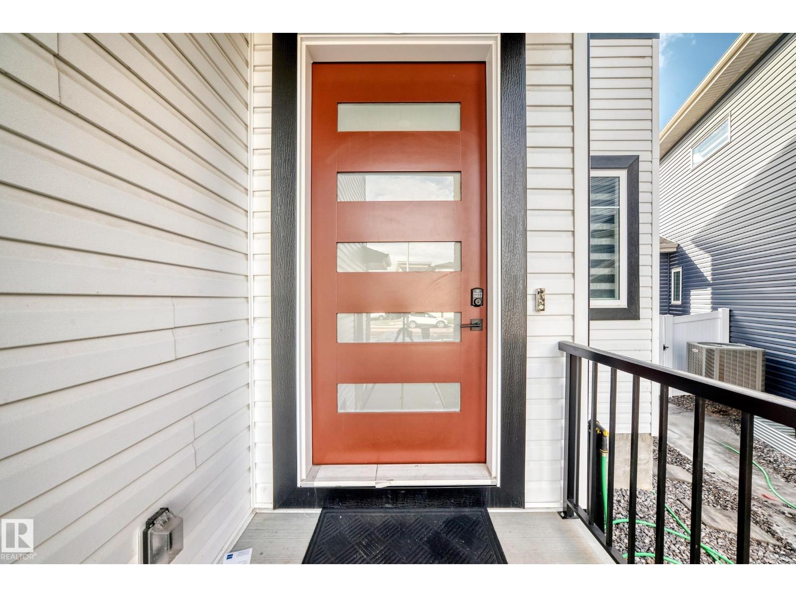 15108 11 St Nw, Edmonton, Alberta  T5Y 4C8 - Photo 2 - E4479596