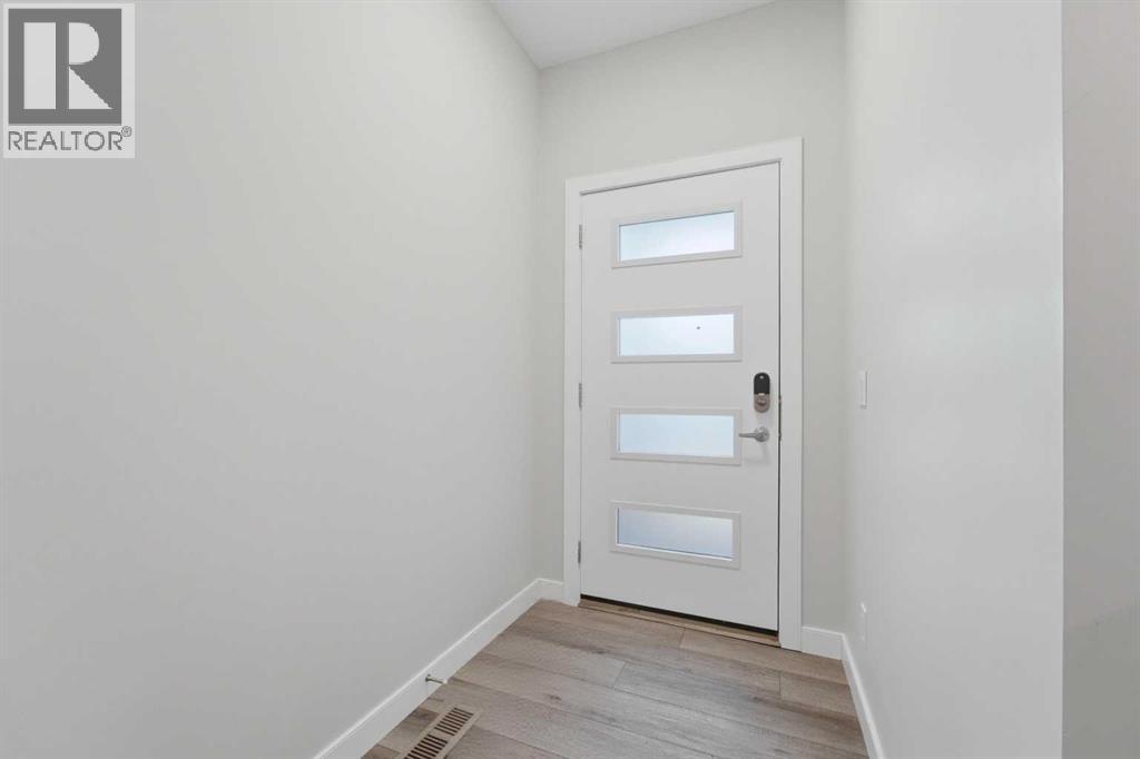 30 Belmont Crescent SW, Calgary, Alberta  T2X 4N5 - Photo 3 - A2292683