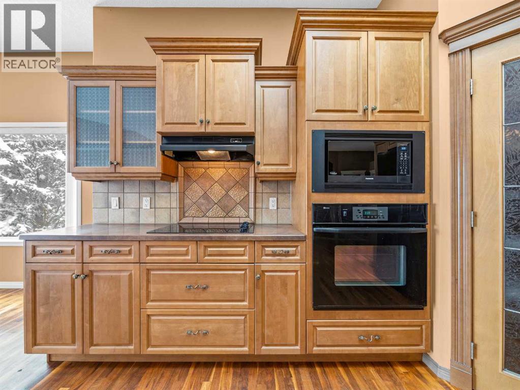 157 Valley Creek Place Nw, Calgary, Alberta  T3B 5V1 - Photo 7 - A2296480