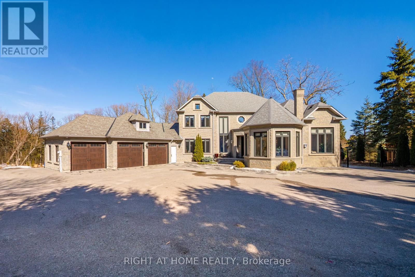 661 WELLINGTON STREET W, Aurora, Ontario