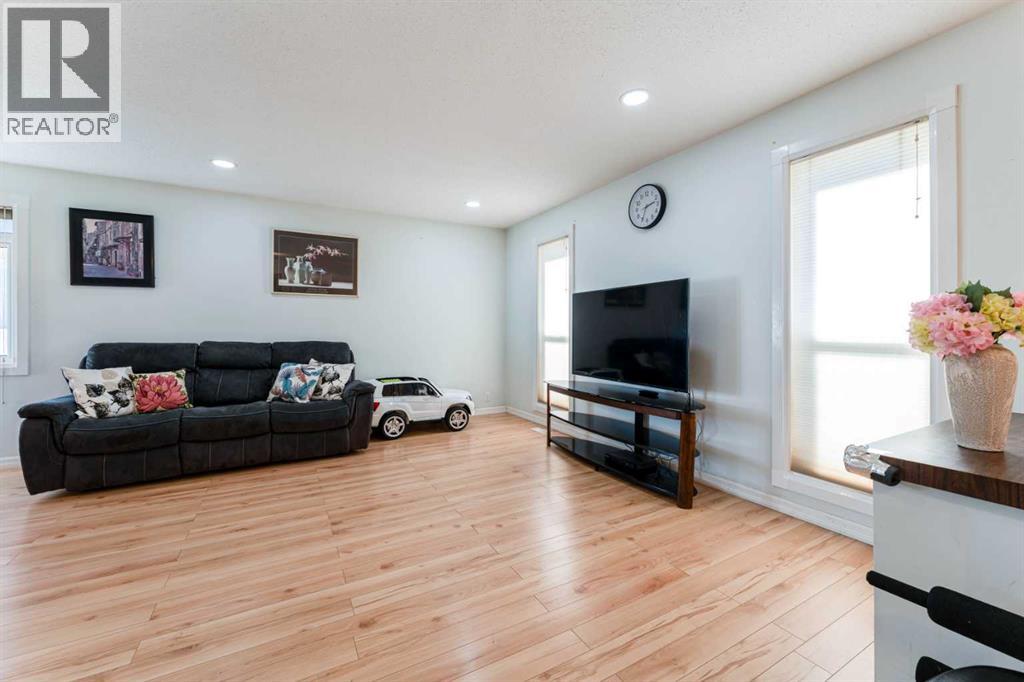 1524 Big Springs Way Se, Airdrie, Alberta  T4A 1N2 - Photo 4 - A2286280