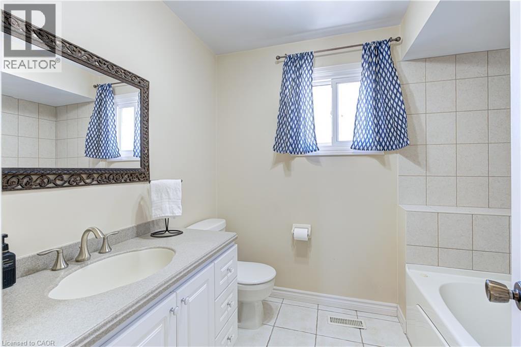 2325 Montgomery Drive, Burlington, Ontario  L7P 4J9 - Photo 26 - 40815838