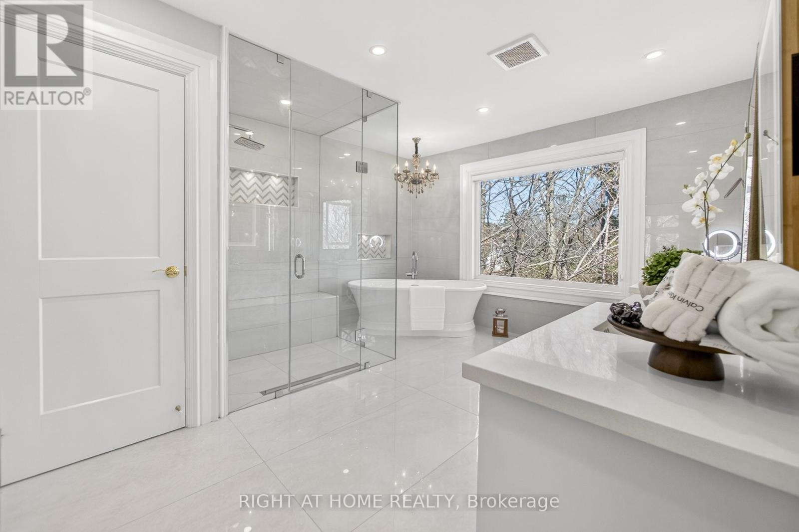 661 Wellington Street W, Aurora, Ontario  L4G 6J7 - Photo 26 - N12931326